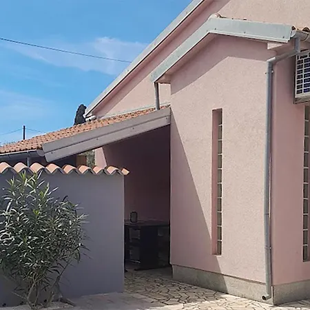 Holiday home 2 Bedroom Amazing In Valbandon Stinjan