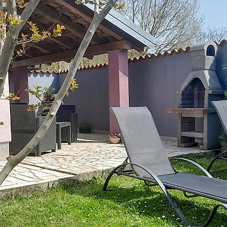 Holiday home 2 Bedroom Amazing In Valbandon *