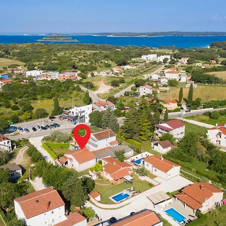 Holiday home 2 Bedroom Amazing In Valbandon Stinjan